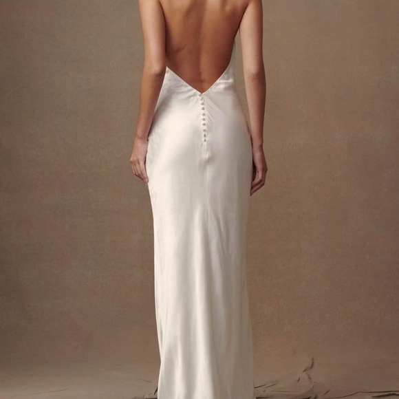 White Meshki Dress - Picture 2 of 5